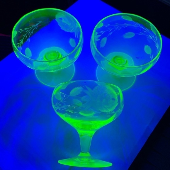 Set of 3 Uranium Glass 1920's Sherbet Cups - Picture 4 of 6